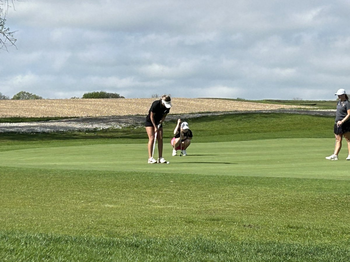 BallardGGolf's tweet photo. We are underway here at Terrace Hills for the RRC tournament! Maddie Kielsmeier with an early par on #1 and Alliyah Thompson with an early par on #17. https://t.co/OHTLn5HCMr