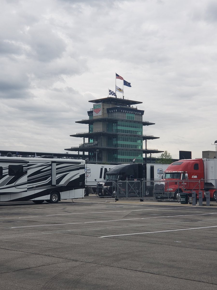 jwstaton78's tweet image. 1st trip of the season to deliver motor homes. TK, Daily and S. Wilson done More to come..... #Indy500 #MonthofMay #MountComfortRV