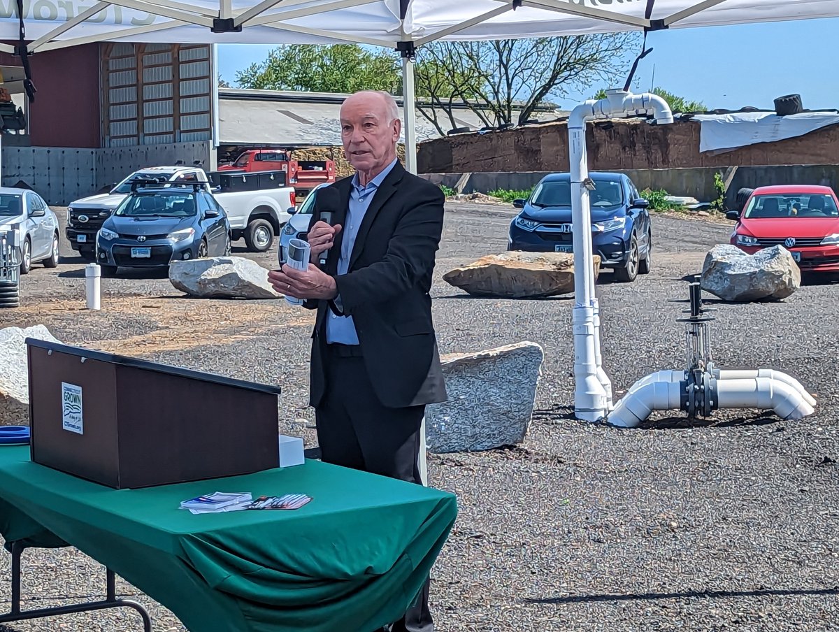 CRCOG1's tweet photo. It's a beautiful day here in #CoventryCT. We're thrilled to be at the ribbon cutting ceremony for the Hytone Ag-Grid Anaerobic Digester. This is a trailblazing effort that will make a difference in our region. This is no small accomplishment. @RepJoeCourtney @LGSusanB @Jelsesser https://t.co/v5gmqHsEkD