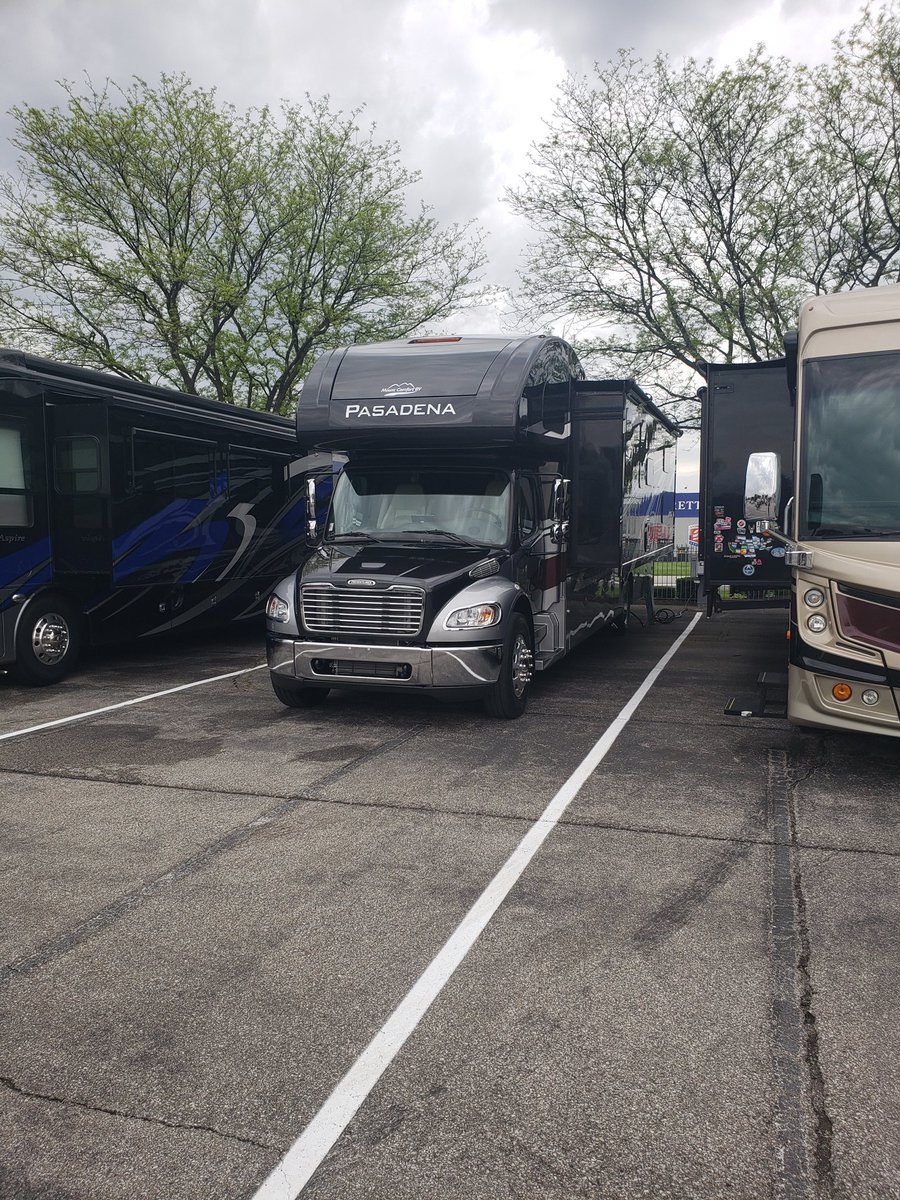 jwstaton78's tweet image. 1st trip of the season to deliver motor homes. TK, Daily and S. Wilson done More to come..... #Indy500 #MonthofMay #MountComfortRV