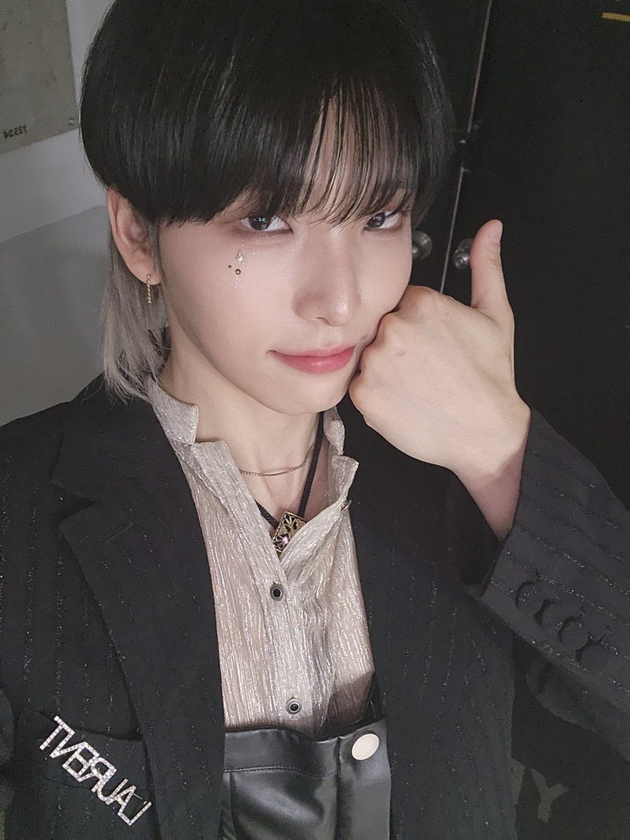 official_ONEUS's tweet photo. [#서호]
투랑해~~🧡🧡 https://t.co/1xmwbBSJHe