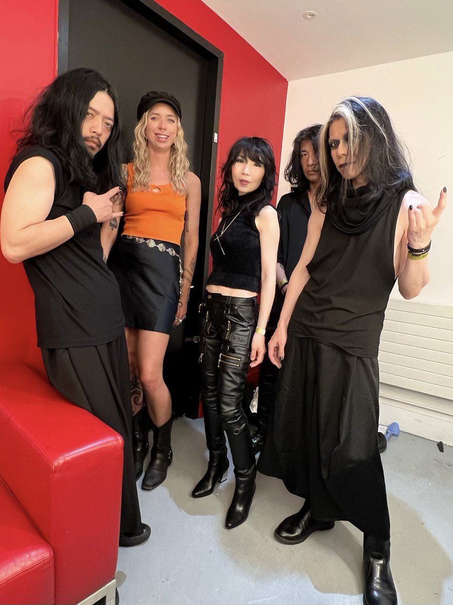 Boris (@borisheavyrocks) on Twitter photo 