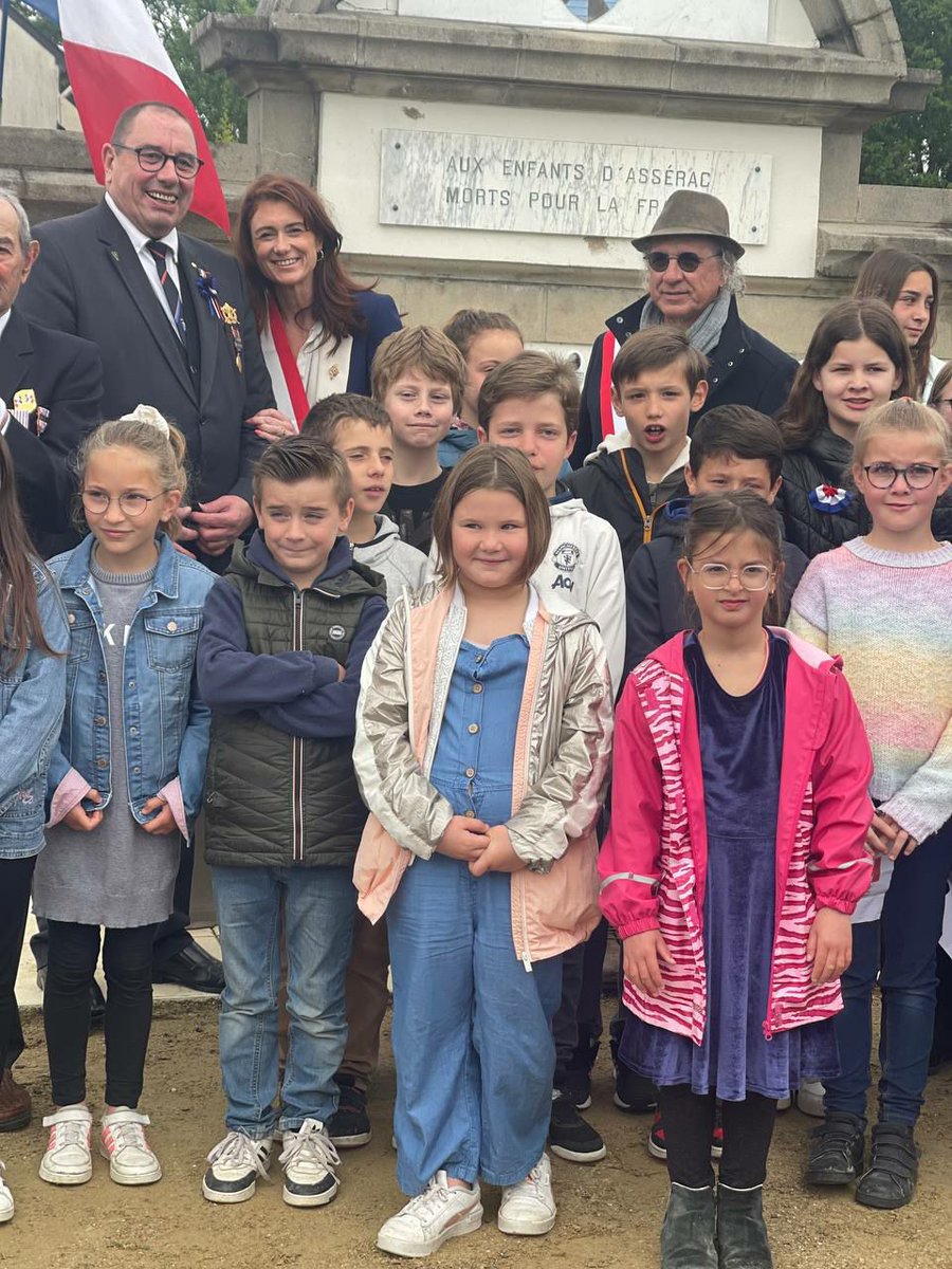 sandrinejossoan's tweet photo. 🇨🇵Très belles cérémonies commémoratives du 8 mai à @BatzsurMer, #Asserac et #Penestin afin d’honorer celles et ceux qui se sont battus pour la France, pour notre liberté et pour la paix.
#SNSM
@MoDem https://t.co/XhQ5utu6G2