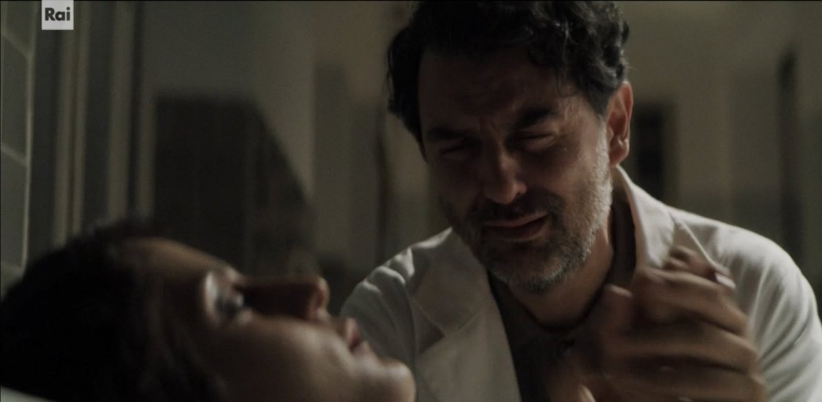 veramente state discutendo se portare in tv un capolavoro come questo
#IlCommissarioRicciardi