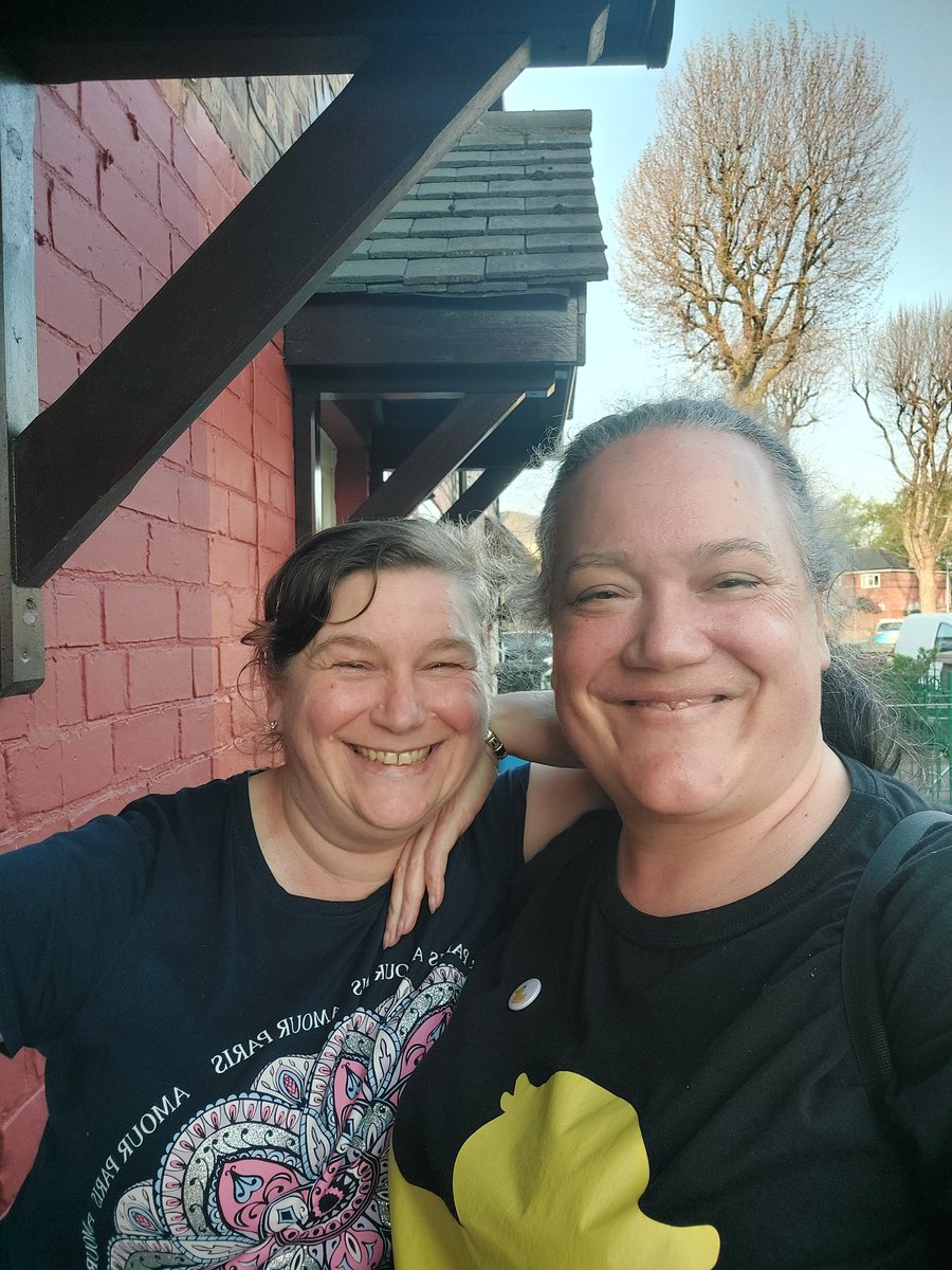 twinklemilton's tweet photo. Always big smiles when we are together! #runefam #bestie https://t.co/R9v2h29oyk