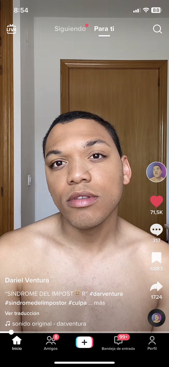 yo no espero que este mae empiece a hablar para darle like