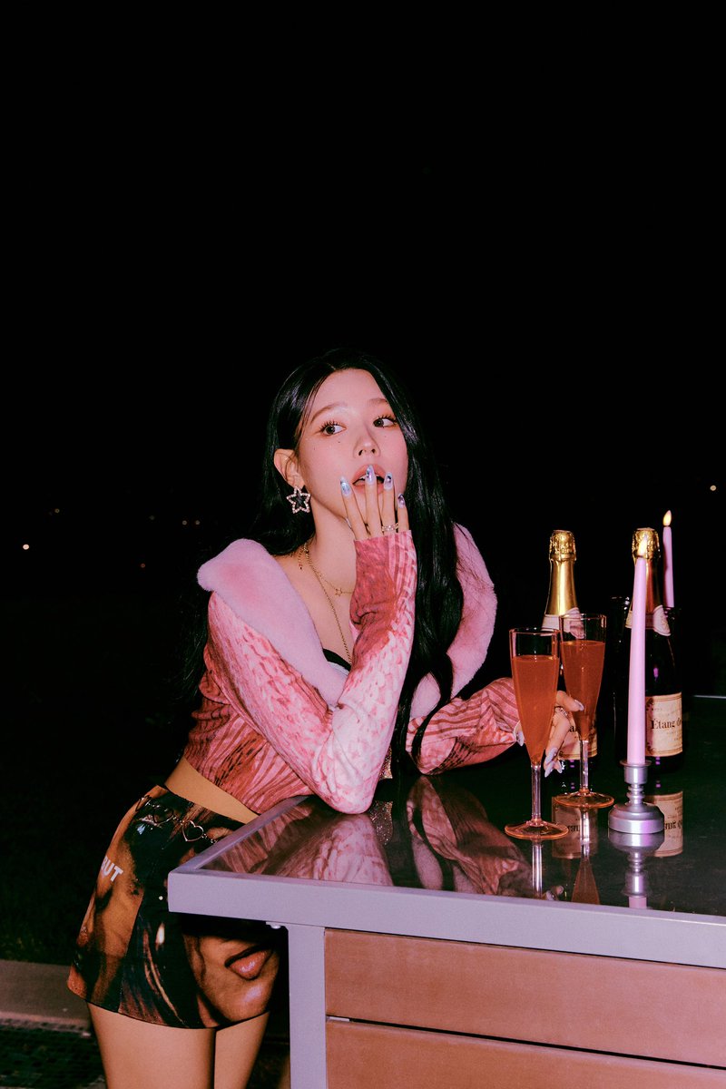 official_i_dle's tweet photo. (여자)아이들 오리지널 시리즈 [I feel]
Episode : '#Allergy'

'Allergy' MV Pre-Release
2023.05.10. 00:00 (KST)

(G)I-DLE 6th Mini Album [I feel]
2023.05.15. 18:00 (KST)

#여자아이들 #GIDLE
#미연 #MIYEON
#I_feel
#퀸카 #Queencard https://t.co/GDZxQIOmjV
