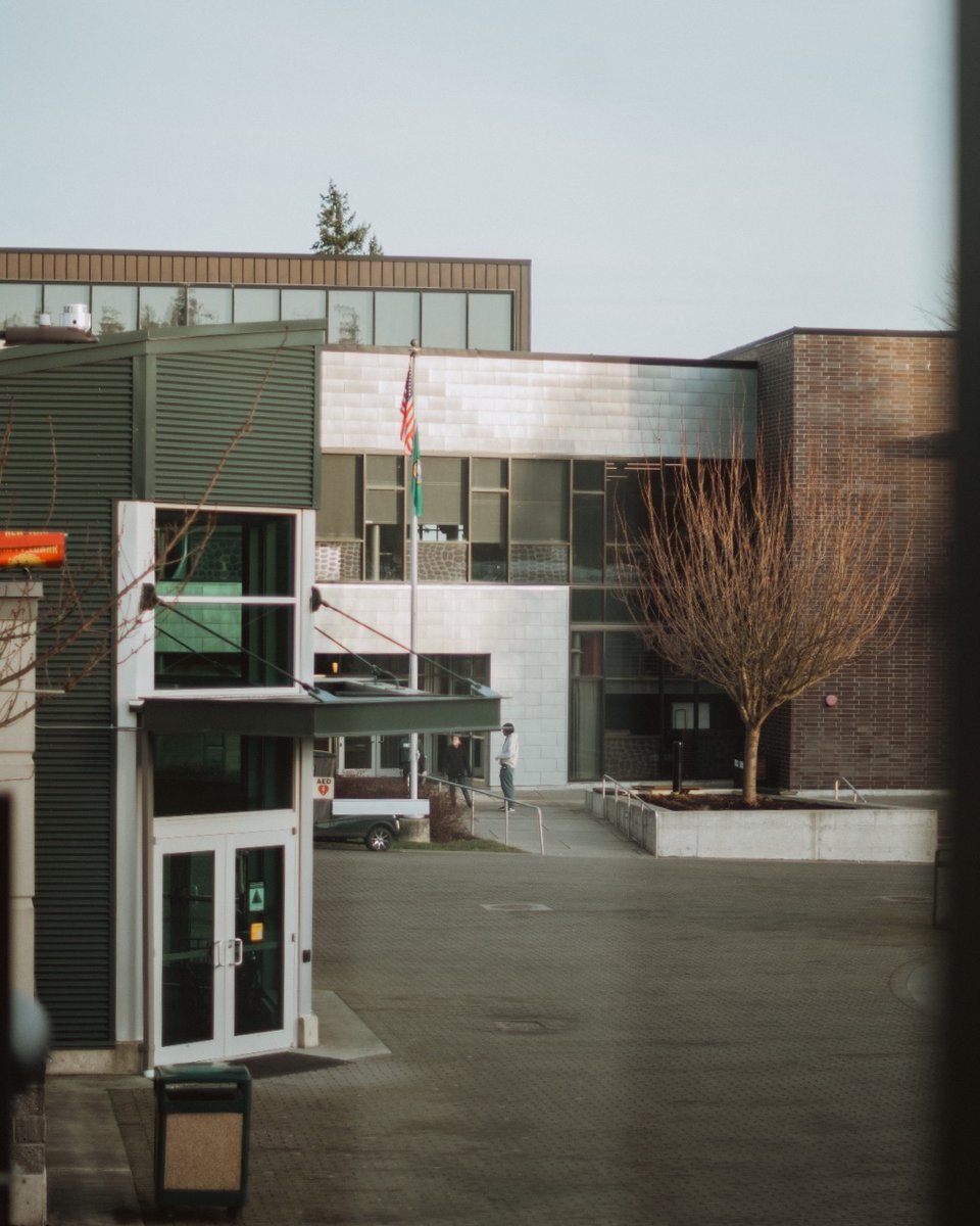 GreenRiverCC's tweet image. Midterms can be tough, but just remember: you've got this! Take care of yourself, stay focused, and don't forget to breathe. We're rooting for you! 📚💪 

#greenrivercollege #gogators #gatorstrong #midterms #yougotthis #selfcare #focus #believeinyourself