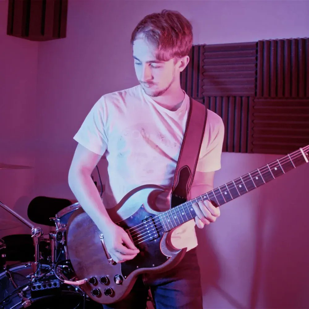 garagestudios_'s tweet photo. 🎸Here is @samhep_ recording guitar for @JackGillMusic2 / @jgtheoverlook cover of @TheDoors' #PeopleAreStrange. 

🚀Check out the first Garage Studios Session, @hepworthmedia

🔗Book in now for 30% off recording services!

➕Book in today!
https://t.co/ZUnT4eYAnS https://t.co/SMpiyuaDT0