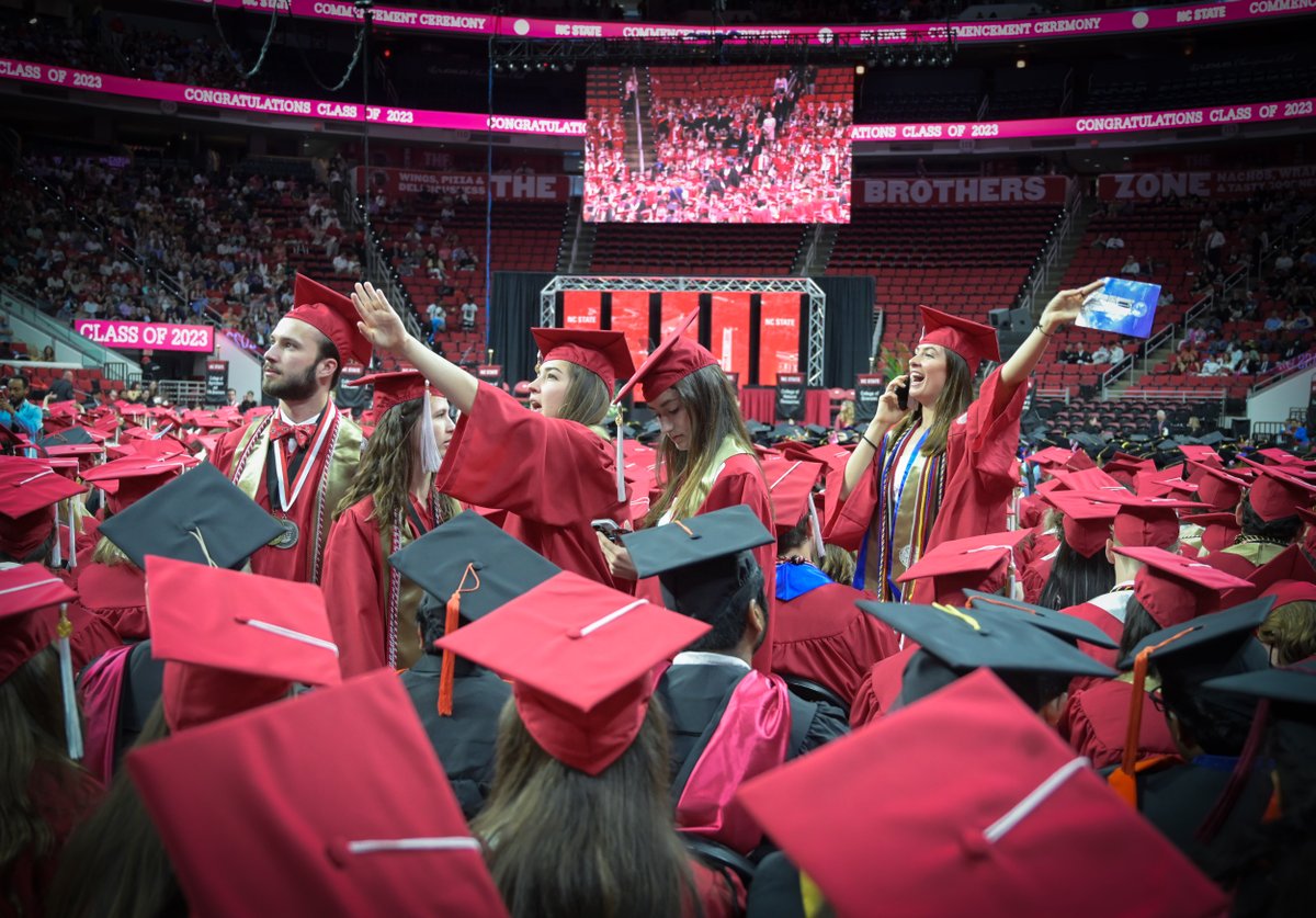 NCStateCNR's tweet image. What a weekend! We’re so proud of each and every one of our graduates and excited to see how they will #ThinkAndDo in the future. 🐺🎓🎉

Take a look back at the commencement ceremony at PNC Arena.