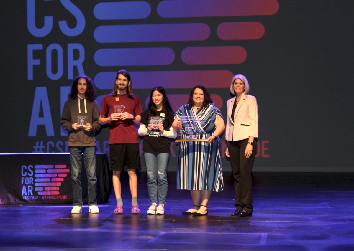 Congratulations to Conway team Ellie Feng, Thomas Coolidge, and Hudson Ledbetter on winning the 7th Annual All-State Coding Competition on April 29th! Each student will receive $2,000! Only 17 teams were invited to compete from over 450 competitors around the state. 
#6legs4life