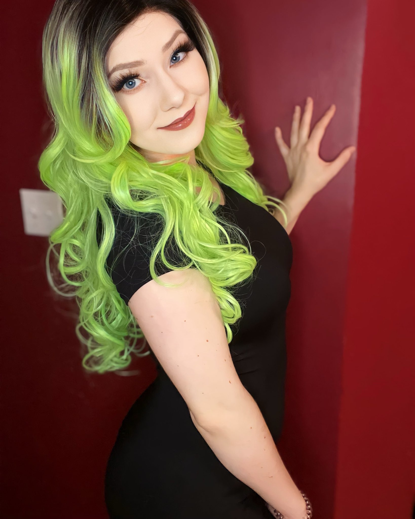 Leah Ayame on Twitter: "Which color hair is the best on me? It’s for