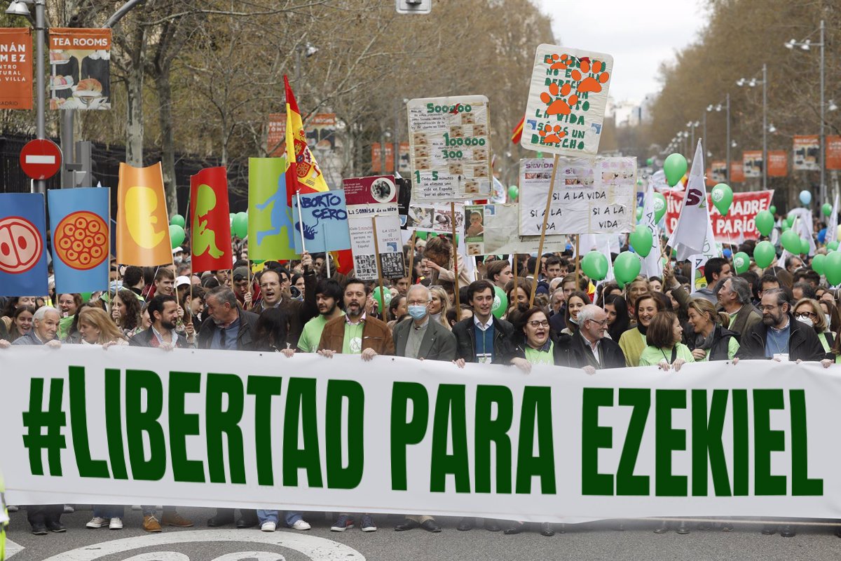 Sabem que ha sigut un cap de setmana mogudet, hi ha hagut molts esdeveniments 😎 A nosaltres ens arribem fotos d les manifestacions que hi va haver per tot l'estat amb el crit de #LibertadParaEzekiel 💦 

Moltes gràcies per la rebuda i seguim endavant ✊🏼🍆🔥

#Corbella #NewSingle