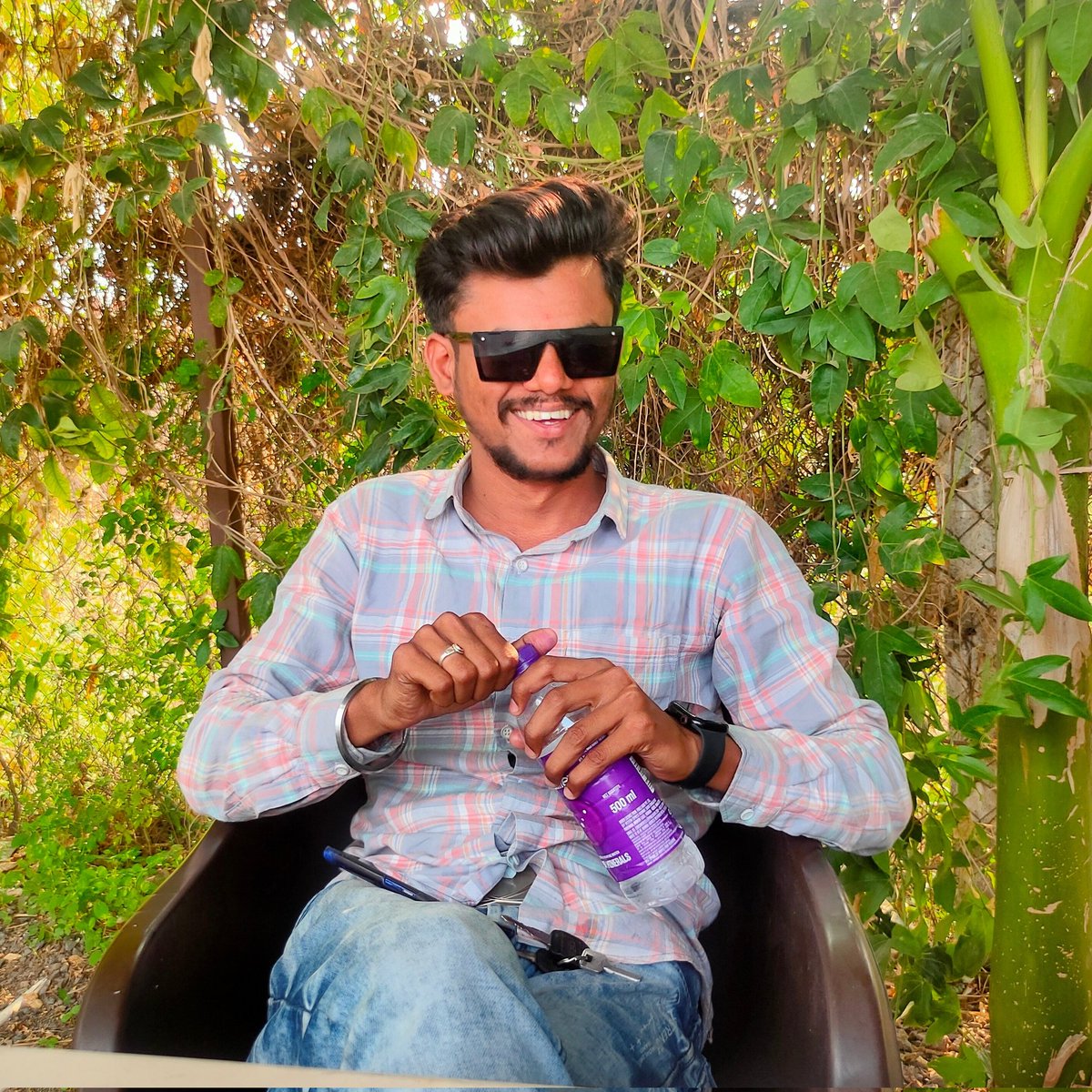 काही गोष्टी बोलून नाही करून दाखवायच्या असतात.

#संयम 
#रिम