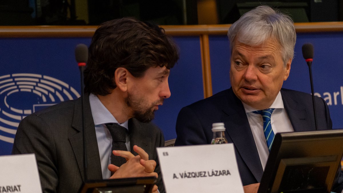 AdrianVL1982's tweet photo. El PP bloquea la renovación para no dejar de controlar el CGPJ. El PSOE bloquea su reforma para controlarlo en el futuro. Las instituciones europeas y los liberales seguimos defendiendo reformar y renovar para despolitizar el gobierno de los jueces.

Gracias @dreynders https://t.co/Tdlsd3p6Ri