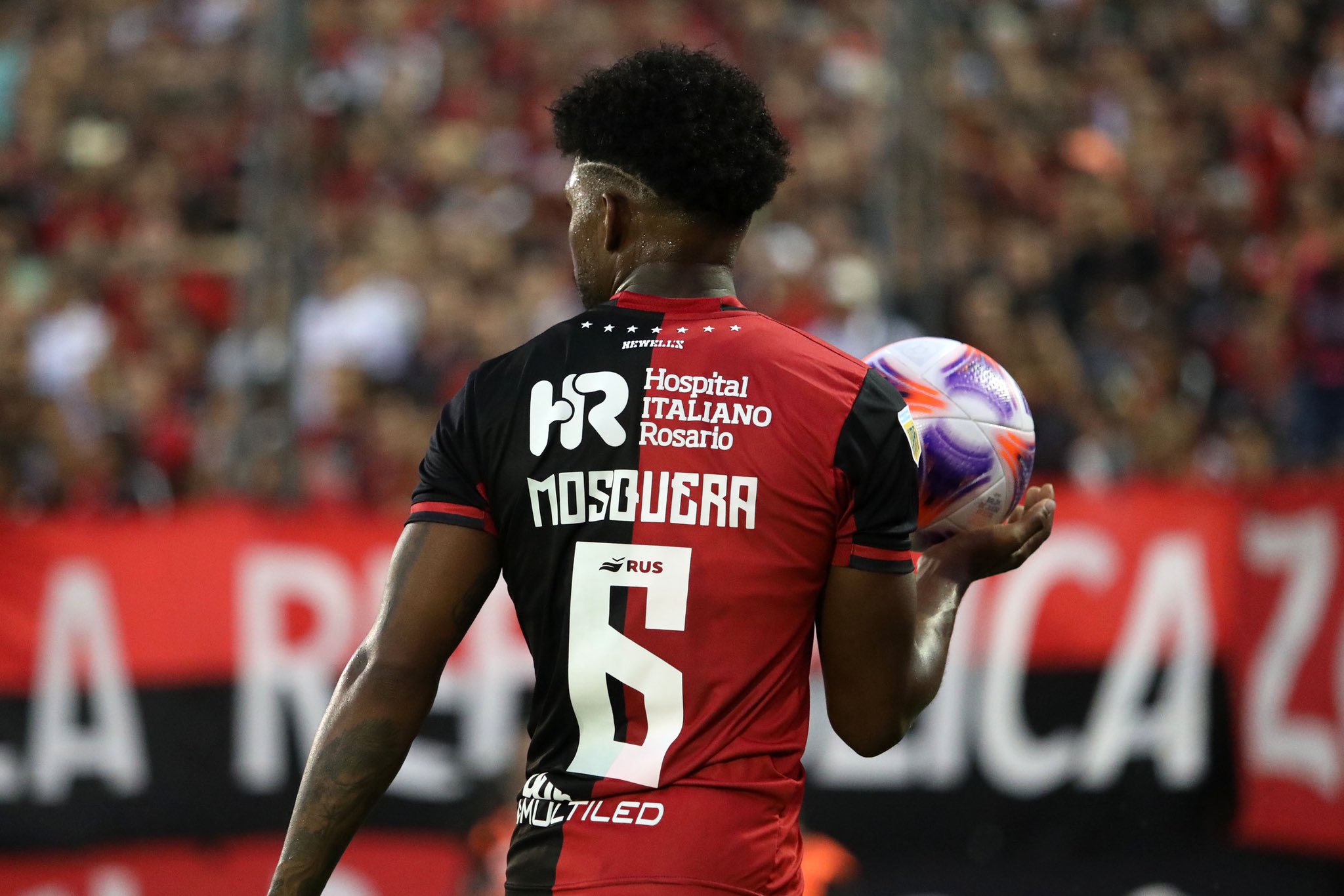 Todo Newell's on Twitter: "Mosquera 1,4 millones de dólares Martino 1,5  millones de dólares Fabián Ángel 600 mil dólares + 600 mil para retenerlo  Djorkaeff Reasco 1,2 millones de dólares. En total