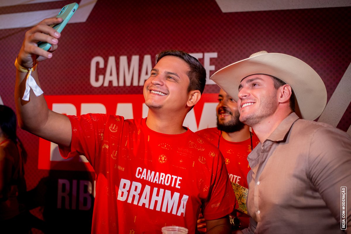 BrahmaCerveja's tweet photo. O Circuito Brahma Sertanejo só está começando!

E pra ficar no gostinho pro próximo, seguem os Flagras Cremosos do último fim de semana de Ribeirão foi como?

COM CREMOSIDADE MÁXIMA!

#BebaComModeração #BrahmaCircuitoSertanejo https://t.co/8WnmUJuSzF