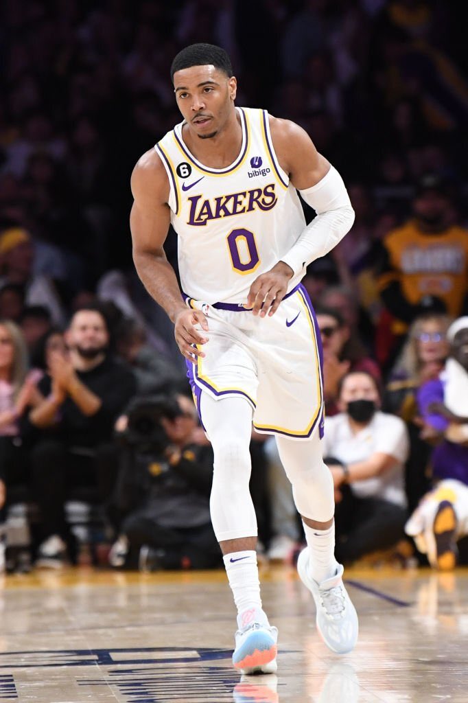 Lakers Lead tweet media
