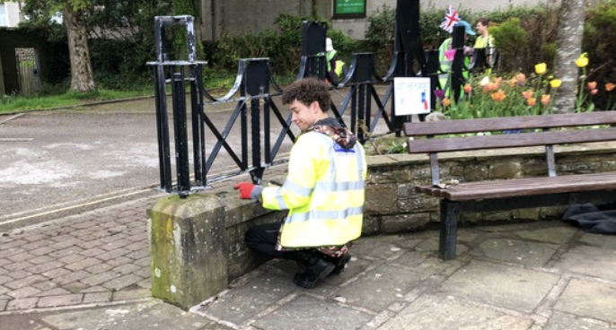 CarnforthRotary's tweet image. Several Carnforth Rotarians supervised 40 Capernwray students to litter pick &amp;amp; weed around Carnforth Town Centre areas. The students, were enthusiastic, fun loving &amp;amp; hard working. A huge thanks to them all. Thanks also to Carnforth Town Council for providing all of the tools, etc