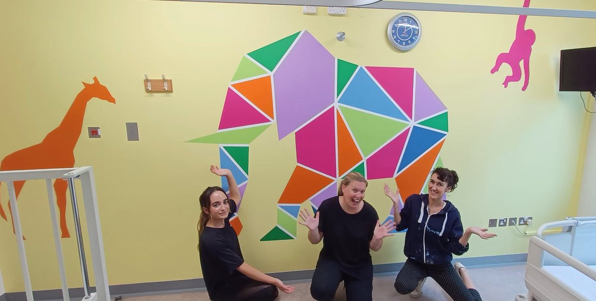 Lorenaa_C's tweet photo. Paeds room transformation this bank holiday weekend🎨✨ @UHSResNurses  @southamptonCRF 🐋 🐘 https://t.co/tbVz6KuC7E