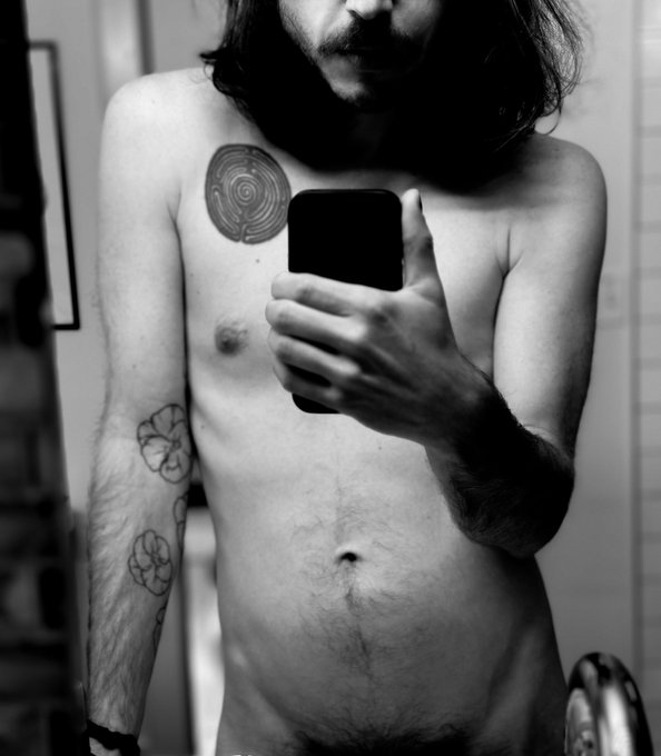 rainy day = no clothes https://t.co/GjFzEUBXwc<a href="/tag/obviousthirsttrap"class="tags"><span>#obviousthirsttrap</span></a>