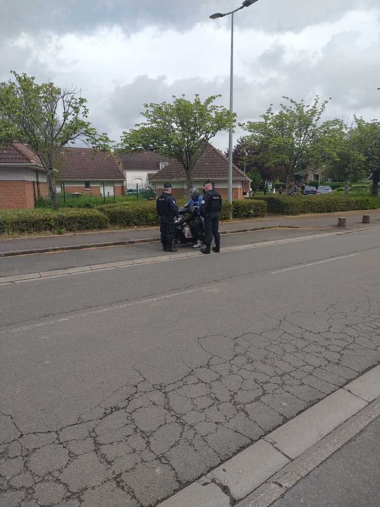 PoliceNat59's tweet photo. [#ContreLesRodéos]
Que ce soit à Hautmont, Maubeuge, Grande-Synthe, Roubaix, Cambrai ou encore Douai, les policiers du #Nord veillent à votre sécurité. 
Les opérations de lutte contre les #RodéosUrbains et les nuisances qu'ils engendrent continuent sur l'ensemble du département. https://t.co/7iLaBulnsA