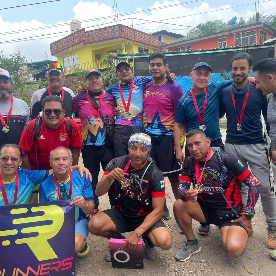 runnershuauchi's tweet photo. Chulada de foto así se veía desde las alturas está ruta de festejo del aniversario de los Runners Huauchinango 23 km ruta Huauchinango -cuamila👌👌🎉🎉🎉📸📸📸🚁🚁🚁🚁🚁🚁🚁🚁🚁🚁
#runnershuauchi #runnershuauchinango #CorroAMiPaso #YoElegiCorrer #frogstrail https://t.co/IdPUGNZp5E