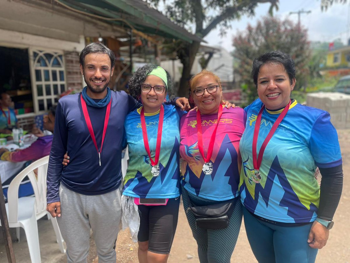runnershuauchi's tweet photo. Chulada de foto así se veía desde las alturas está ruta de festejo del aniversario de los Runners Huauchinango 23 km ruta Huauchinango -cuamila👌👌🎉🎉🎉📸📸📸🚁🚁🚁🚁🚁🚁🚁🚁🚁🚁
#runnershuauchi #runnershuauchinango #CorroAMiPaso #YoElegiCorrer #frogstrail https://t.co/IdPUGNZp5E