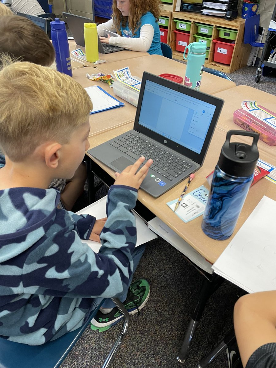 MrsGutierrezKL's tweet photo. These #klleaders are trying something new today…. @BookCreatorApp is allowing us to bring our realistic fiction books alive online! #techpractice https://t.co/udN3sFn0AR