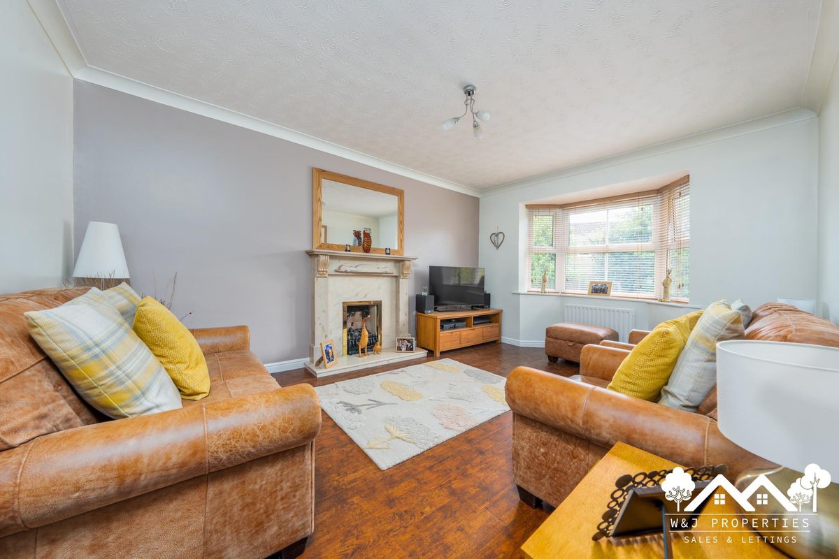 WJ_Properties's tweet photo. W&amp;J Properties is pleased to share with you its latest sneak preview! 🏡

#SneakPreview #Standish #Wigan #4Bedroom #Detached #FrontGarden #RearGarden #Location #Garage 🤩 https://t.co/ZJthnIHHKm