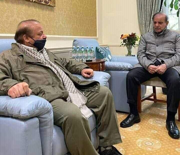 وڈے پائن شہزاد چارلس نے مجھے آفر دی ہے اگر آپ اپنا کھوتا واپس پاکستان لے جاؤ 
تو میں تمہیں جاتی امراہ میں چڑیا گھر بناکر دوں گا

 #BehindYouSkipper