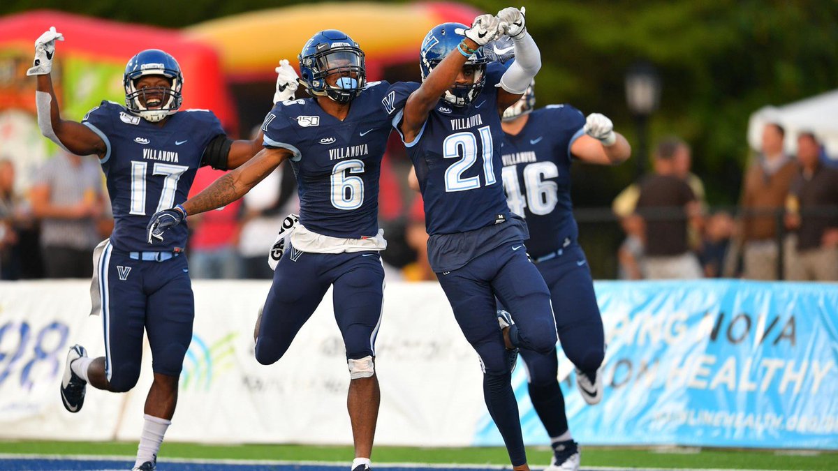 SCSEaglesFB's tweet photo. Big thanks to @devine_sean from @NovaFootball for coming by today to check out some Eagle ballers! #RecruitSCS https://t.co/pJKN4vpQVk