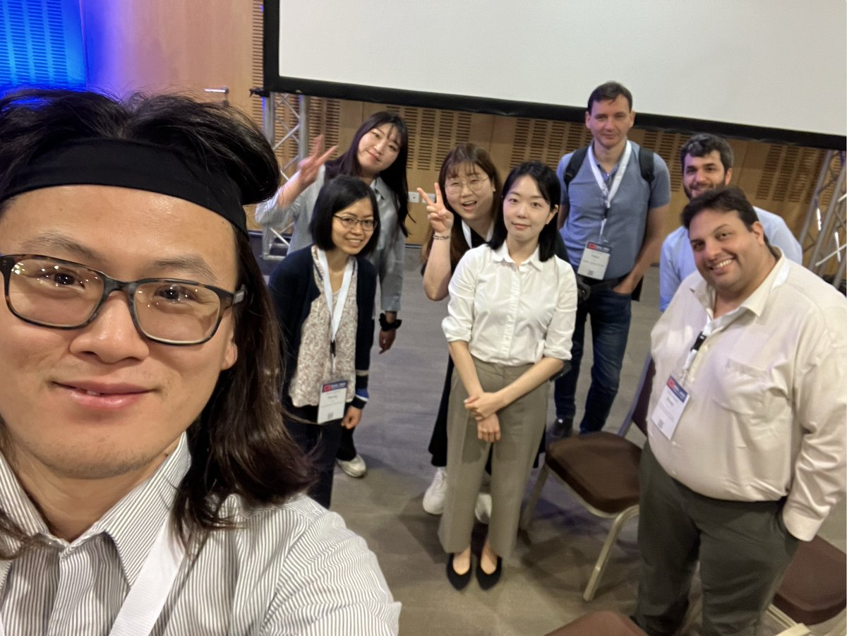 AaronHan2013's tweet image. our wonderful attendees in the &apos;bird of feather&apos; session on the &apos;NLP in healthcare&apos; round table talk! #UniMan_NLP #EACL2023