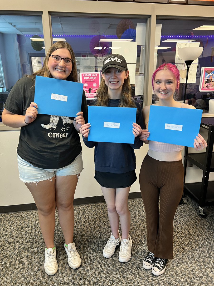 LSWYearbook's tweet photo. Congrats to senior scholarship recipients Hailey Jane Dimick, Joy Goehring, and Sydney Parks! Thanks to our Journalism Parents Group for providing scholarships for our seniors! https://t.co/KrTKmxJbXl