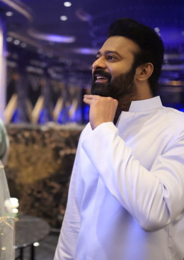 PrabhasRaju's tweet photo. #Prabhas 🤍 https://t.co/DzZeDWiZPv
