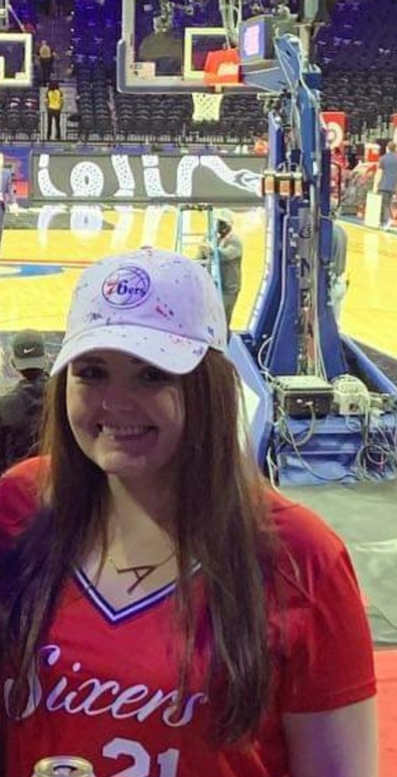 j5d7d0's tweet photo. This is my friend Alexis, and below is a link to her story. She's been in the hospital for over a year and counting. She recently lost both of her arms, and on Monday, she will lose both of her legs at a hospital in Philly.  Shes a diehard @sixers @NBA  https://t.co/DUQ2AafbBl https://t.co/vXzuK08v41