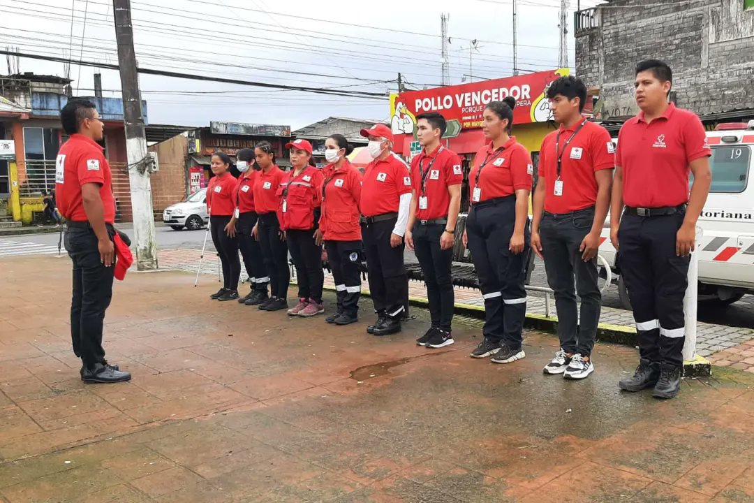 CruzPichincha's tweet photo. Nuestros voluntarios 🙋🏻‍♂️ y voluntarias 🙋🏻‍♀️ de San Miguel de Los Bancos realizaron un evento conmemorativo por los 113 años de #CruzRojaEcuatoriana 🚑. ¡Celebramos 🥳 #ElPoderDeLaHumanidad ❤️! #CruzRojaPichincha 🚨 https://t.co/rE9tlz3l3O