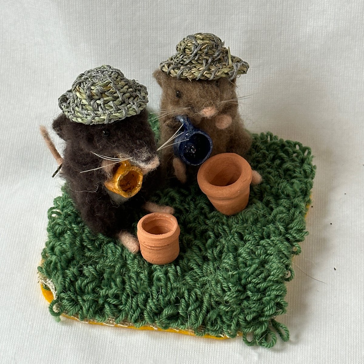 chapelgallery's tweet photo. Hay Festival Exhibition @ Old Chapel Gallery 2023 &amp; Garden Sculpture Exhibition Opens on Saturday May 13 - https://t.co/415hZQ7TTz talented British artists &amp; makers #stainedglass #ceramics #sculpture #oiloncanvas #acrylics #needlefelt #stoneware #planters #ironwork #brazier https://t.co/gQ9yoIa3lM