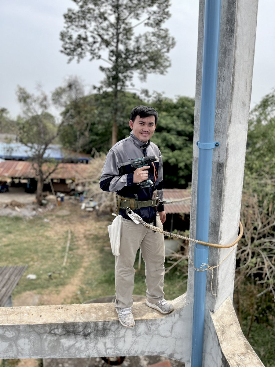 YonratT's tweet photo. เกิดเป็นคน ให้ขยันทำงาน ไม่ตกต่ำแน่นอน 🏗️🏠👷🍃 #ครูช่าง #ก่อสร้าง_โยธา #แคปชั่นเด็ด #ทํางาน #แคปชั่นน่ารัก #แคปชั่นเด็ดๆ #แคปชั่นตากล้อง #ฮอด #เชียงใหม่ #อุตรดิตถ์ https://t.co/6LgJEoN2lA