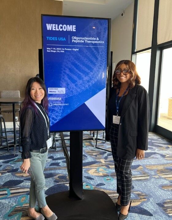 HZDiscovery's tweet photo. Are you attending #TIDESUSA this week? Make sure to visit with us at the day 1 reception and enjoy a signature cocktail, "The Dharmacon 2'ACE Swizzle". #Dharmacon #RNA @TIDESInforma 

https://t.co/Gz8id0tkEE https://t.co/G5Fy5uobWE