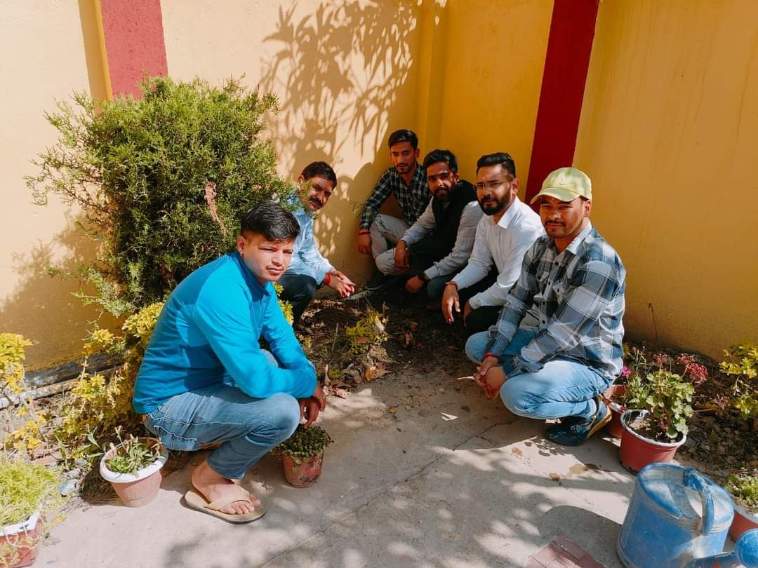 BageshwarBjym's tweet photo. भारतीय जनता युवा मोर्चा जिला बागेश्वर के मंडल सशक्तिकरण अभियान के अंतर्गत प्रदेश उपाध्यक्ष भारतीय जनता युवा मोर्चा डाॅ नीरज पंत जी का बागेश्वर में विभिन्न कार्यक्रमों में प्रवास रहा। जिलाध्यक्ष दीपक सिंह गस्याल की अध्यक्षता में विभिन्न कार्यक्रम संपन्न हुए।
@Shashankrawat29 @BJYM https://t.co/XE6XoWJjPa
