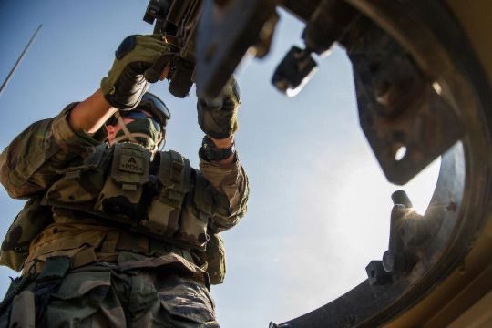 Rouge || Le Frenchie 🇫🇷 on Twitter: