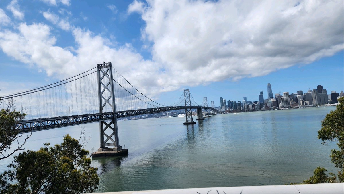 CHPSanFrancisco's tweet photo. The I-80 e/b (SF/Oakland Bay Bridge) Yerba Buena Island off-ramp (exit on the right side) is now open &amp; provides access for all vehicles to both Treasure Island &amp; Yerba Buena Island. A video of the exit has been posted on @CHP-SanFrancisco Facebook page &amp; IG #CHPSanFrancisco. https://t.co/mfUsk8zcML