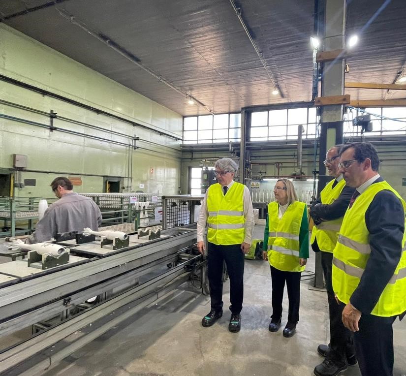 Ha sido un honor recibir esta mañana la visita de la Secretaria de Estado de Defensa, Doña María Amparo Valcarce, junto al Comisario Europeo de Mercado Interior y Servicios, Don Thierry Breton a nuestra Fábrica de Burgos.

#EXPAL #Tecnología #dualEIMOS #Feindef2023 #innovacion