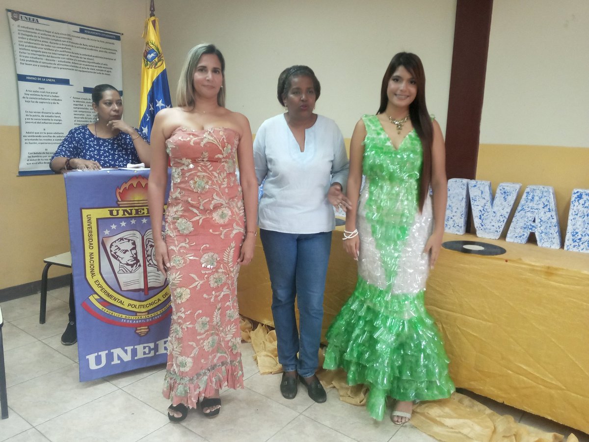 UnefaVrrOrienta's tweet photo. Se llevó a cabo durante el XXI Festival de la Voz Unefa 2023 la exhibición de trajes ecológicos, realizados con material de reciclaje, a cargo de la profesora de cultura Soriel Mendoza, perteneciente a la @Unefa_VEN @GCNucleoSucre. Hoy #8Mayo https://t.co/8Jt0Rpzxx4