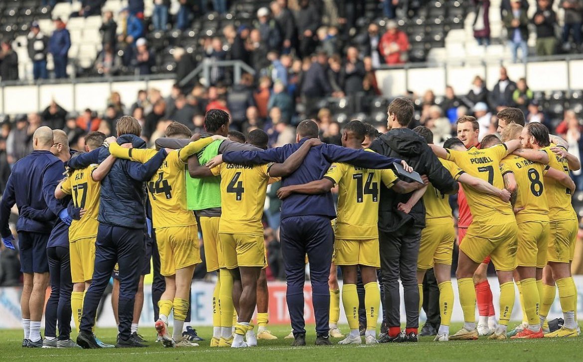 ZacAshworth2's tweet photo. Just wanted to say a massive thank you to everyone @burtonalbionfc the last few months. A club full of great people, fans and an amazing set of lads. It’s been a fantastic experience and I’ve loved my time here, I wish everyone involved at the club all the best for the future. https://t.co/NANtRJRY5e