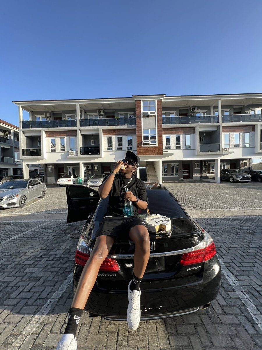 THE KINE 🌕🖤 tweet media