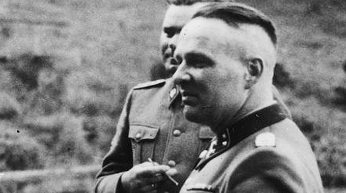 AuschwitzMuseum's tweet image. 8 May 1944 | SS-Obersturmbannführer Rudolf Höss, the creator and the first commandant of the German Nazi #Auschwitz camp, returned as the SS garrison chief with the task of supervising the operation of the extermination of Jews deported from #Hungary. lekcja.auschwitz.org/en_6_dep_zydow/