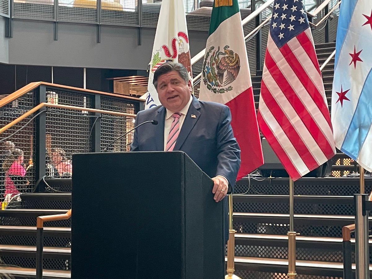 IllinoisDHR's tweet photo. In Illinois, we celebrate diversity, equity, and inclusion!
Deputy Director Alex Bautista and Public Affairs Director Victoria Villalpando were delighted to attend @ConsulMexCho's #MexicoWeek Ribbon-Cutting Ceremony.
A variety of cultural festivities are scheduled through 5/14. https://t.co/KS92K80GxY