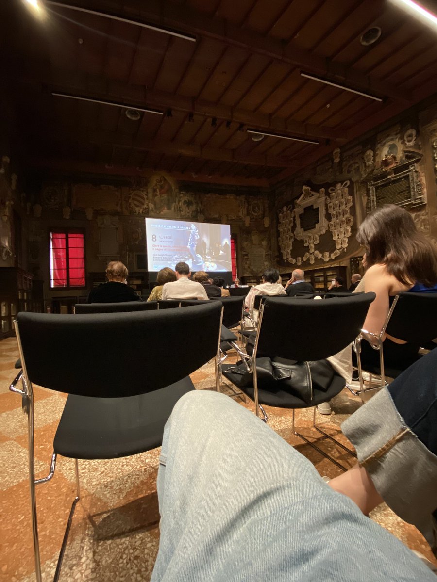 0dra0de's tweet photo. Conferenza da urlo https://t.co/tmL60xZ0EH